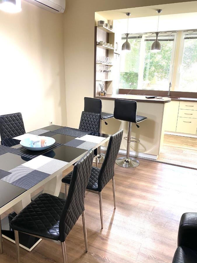 Central Apartment Plovdiv Eksteriør billede