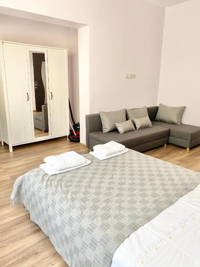 Central Apartment Plovdiv Eksteriør billede